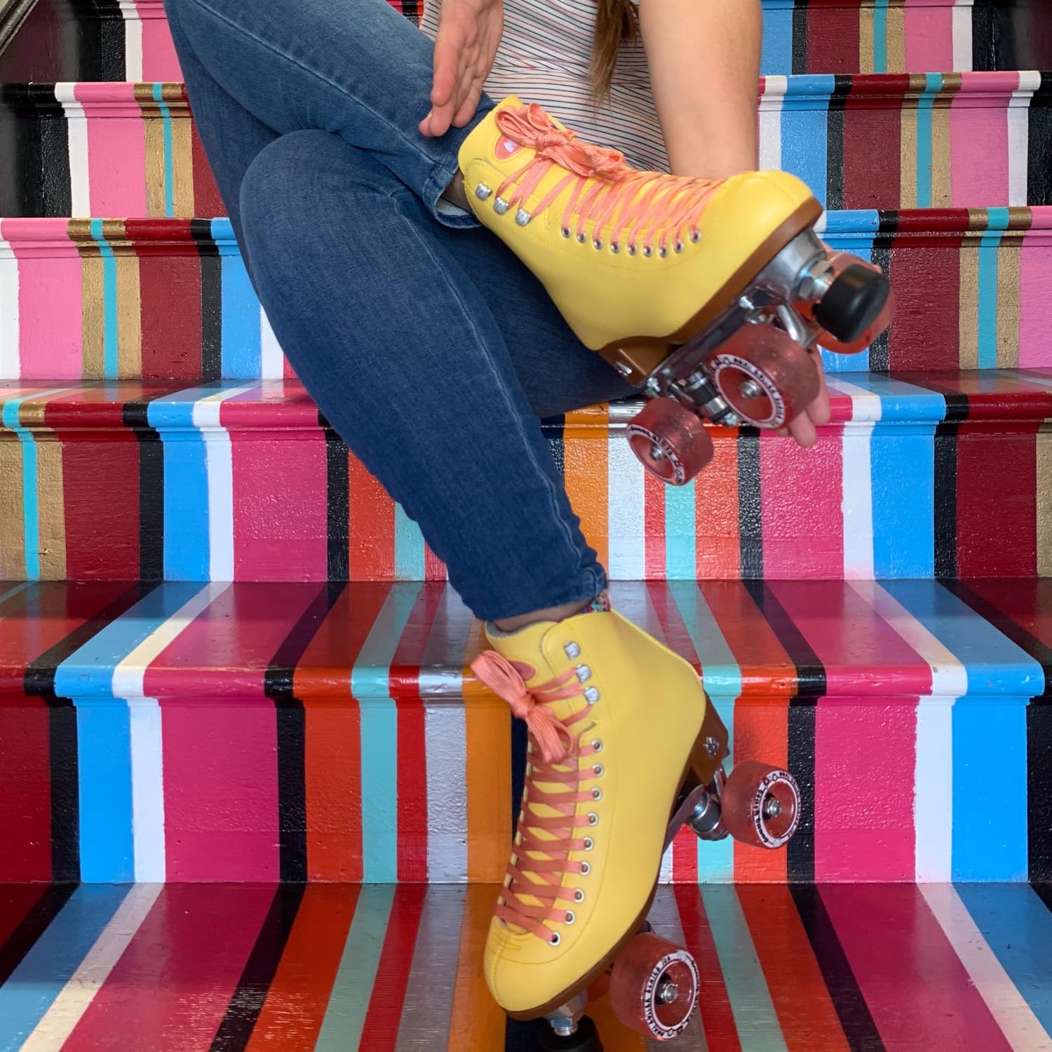 Moxi Beach Bunny Skates - Strawberry Lemonade